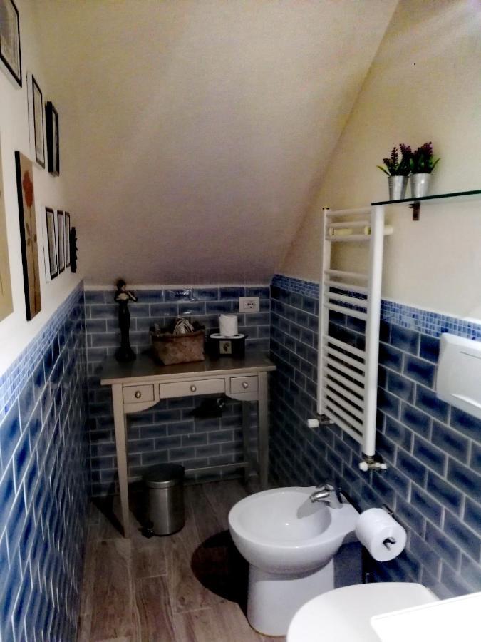 Casolare Isabella "Il Rifugio Dei Vinili" And Alice'S Room Ponsacco Kültér fotó